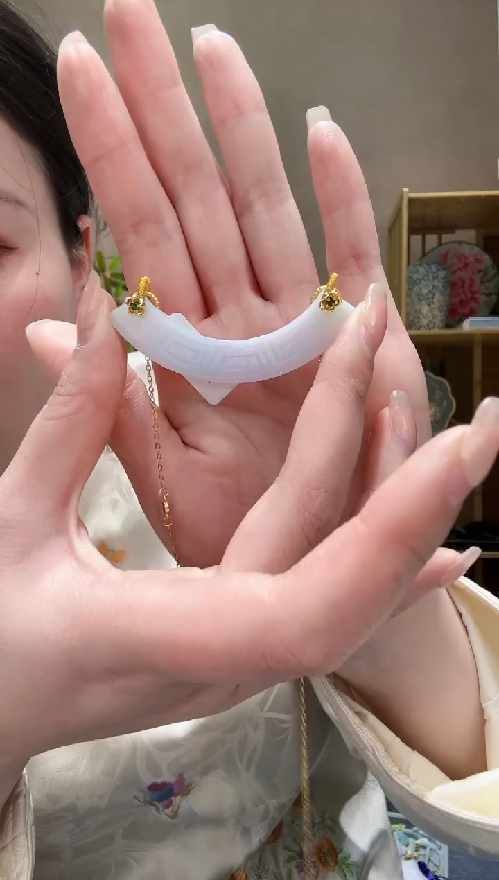 【闪购商品】翡翠颈饰未镶嵌吊坠