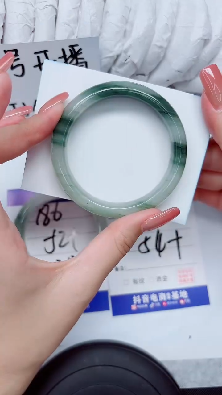 石英质玉手镯未镶嵌188-54