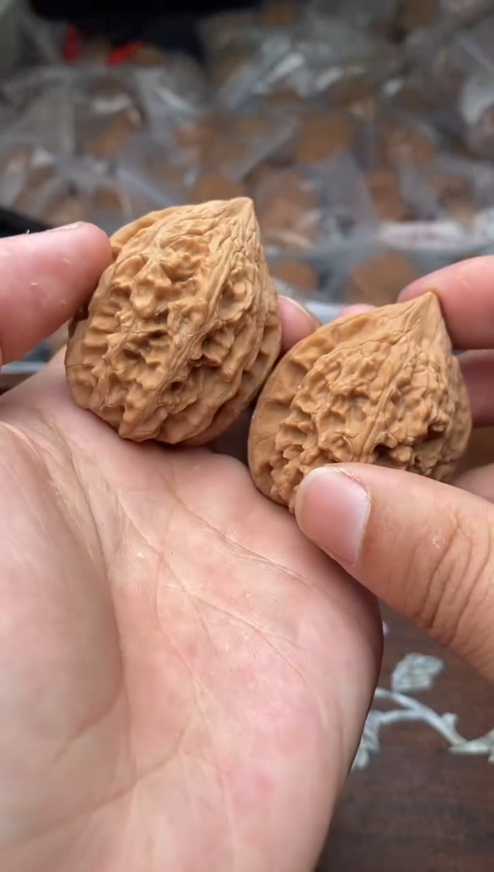 【闪购商品】文玩核桃把件A26号大沽石39尺