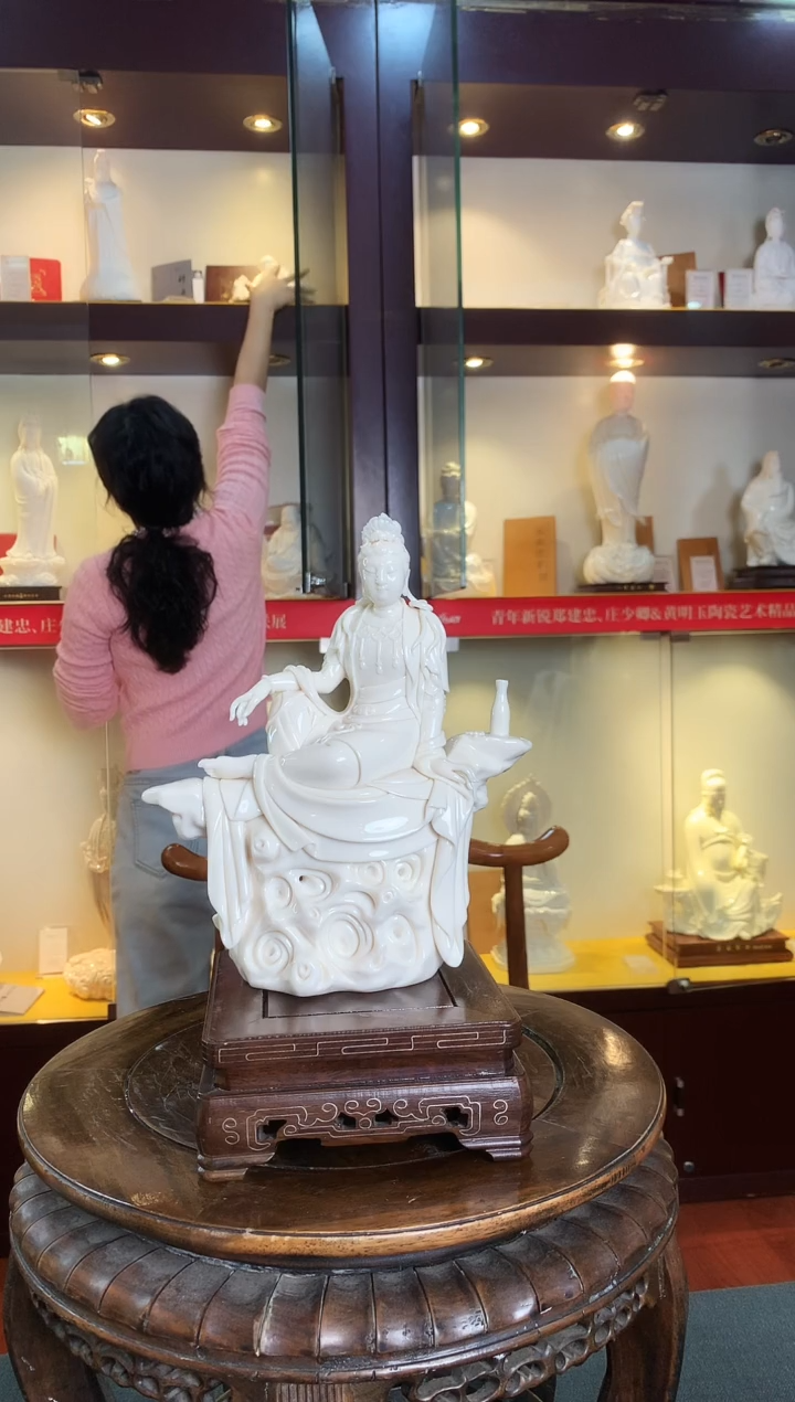 【闪购商品】摆件坐岩自在观音