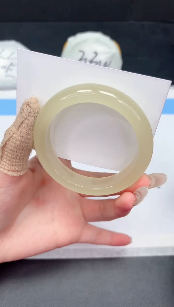 【闪购商品】石英质玉手镯未镶嵌345-56.1