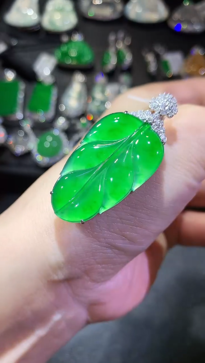 【闪购商品】翡翠吊坠(不含链)18K金镶嵌90-叶子