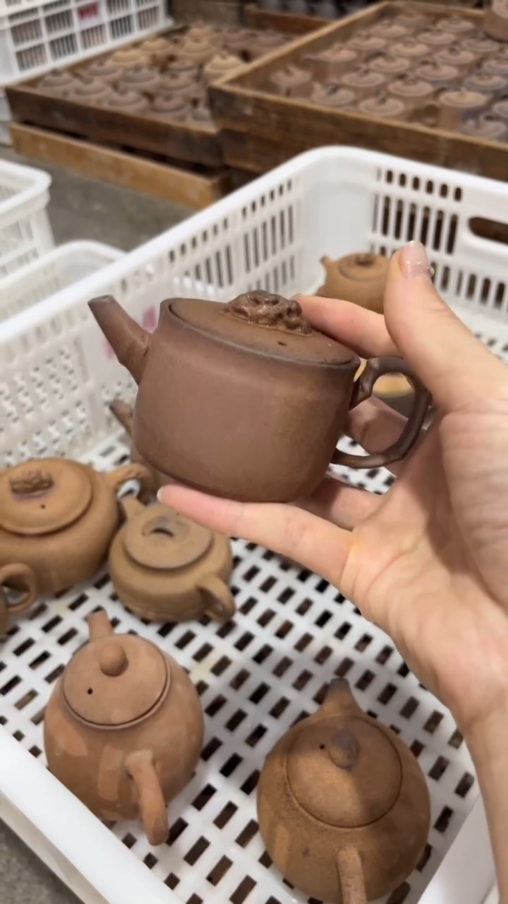 矮竹汉瓦壶微瑕 晃盖等 不退换茶壶 保证可以使用 其他不包