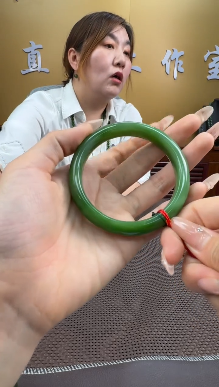 【闪购商品】和田玉手镯未镶嵌59