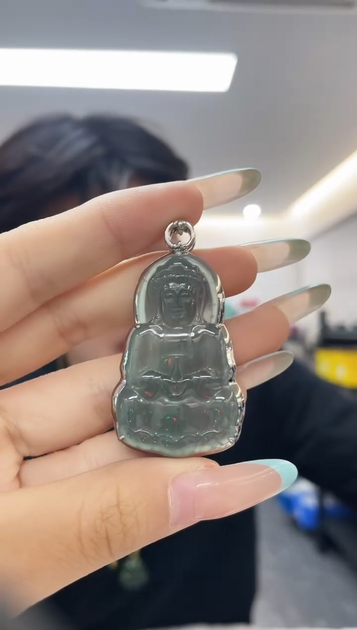 颈饰未镶嵌翡翠（多样性发一件）