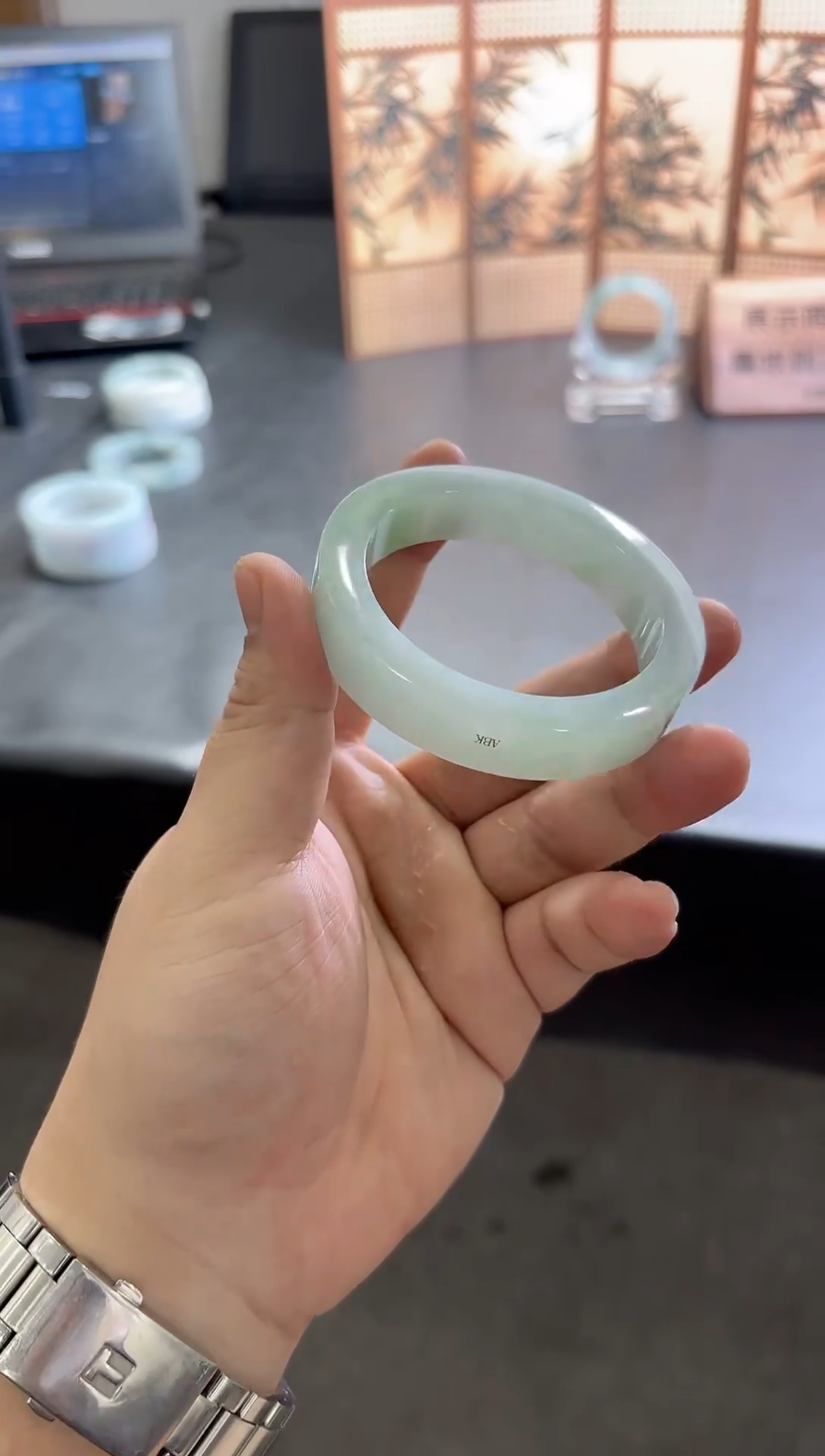 未镶嵌手镯定制翡翠手镯定制