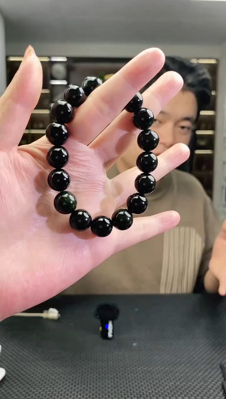 颈饰未镶嵌和田玉墨碧圆珠卡12手串