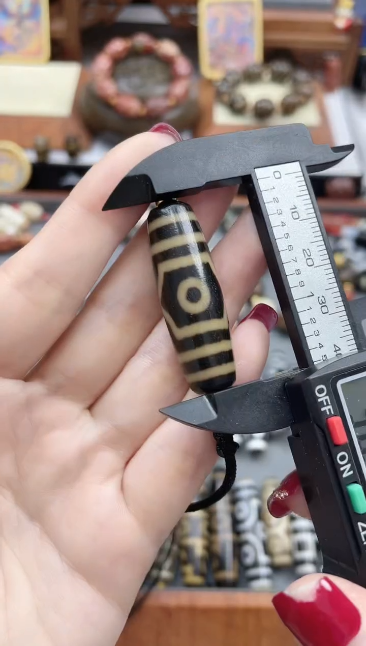 【闪购商品】玛瑙/玉髓珠珠未镶嵌黑金宝盖三眼