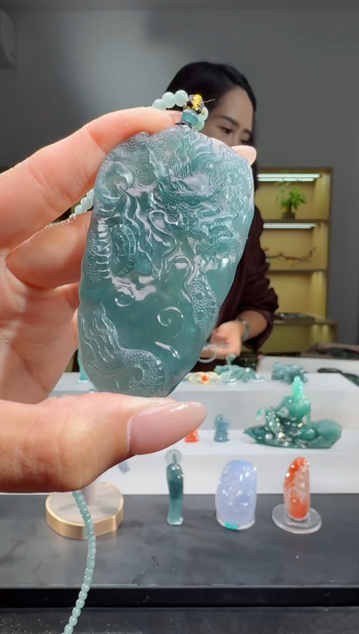 吊坠(赠链)未镶嵌翡翠龙牌