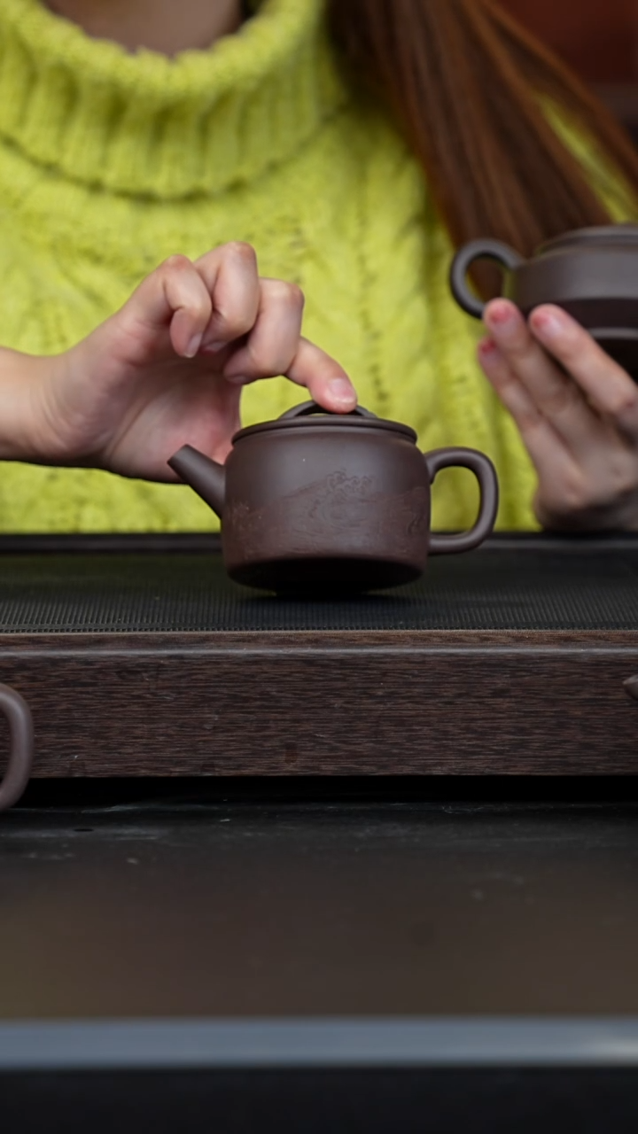 【闪购商品】紫砂茶壶乌泥刻绘风生水起