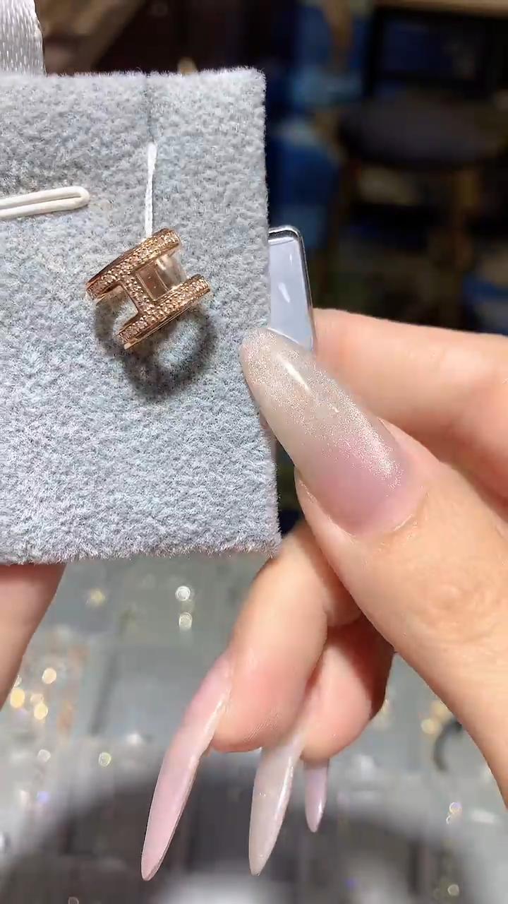 【闪购商品】钻石吊坠18K金镶嵌吊坠