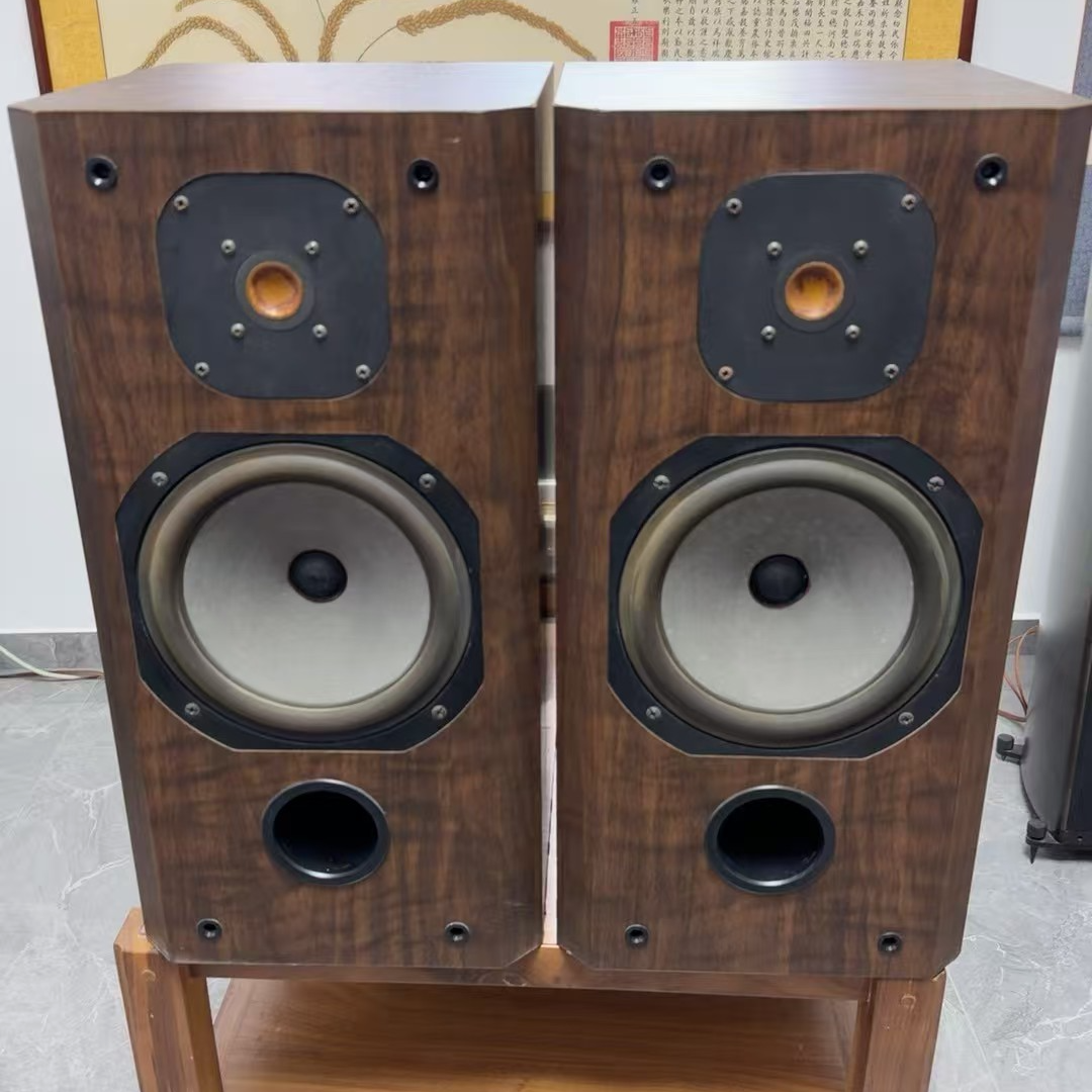 劲浪OPAL19监听音箱， 功率：4Ω100W，8寸羊毛盘低音