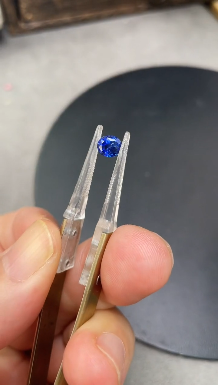 裸石蓝宝石无烧1.05克拉