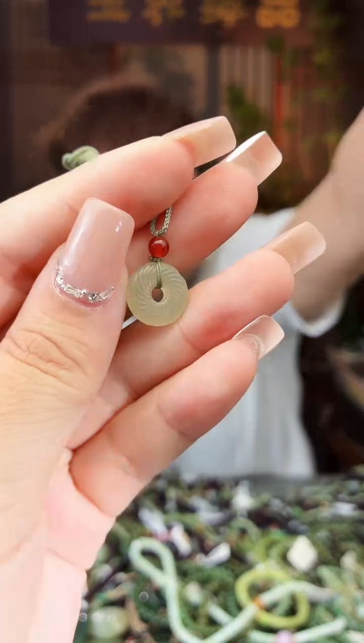 和田玉未镶嵌颈饰拍一发一