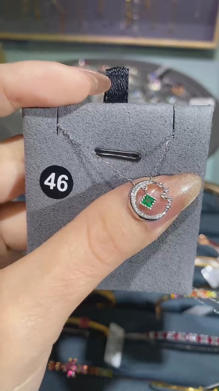 【闪购商品】祖母绿颈饰18K金镶嵌项链