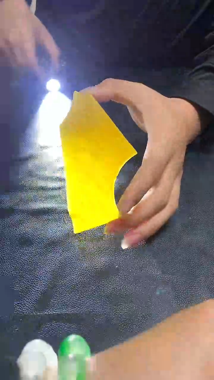 玉冰黄边角毛胚一个