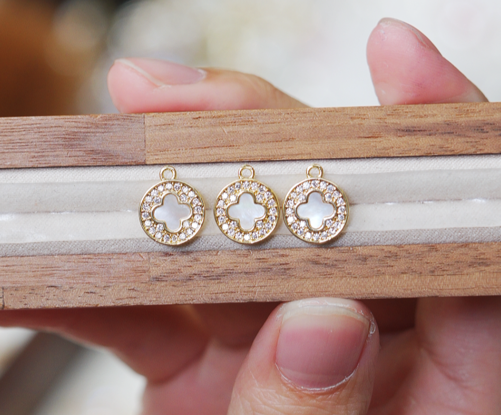 到手3个bm 四叶草形状dz高保色diy饰品配件手工串珠手机饰品