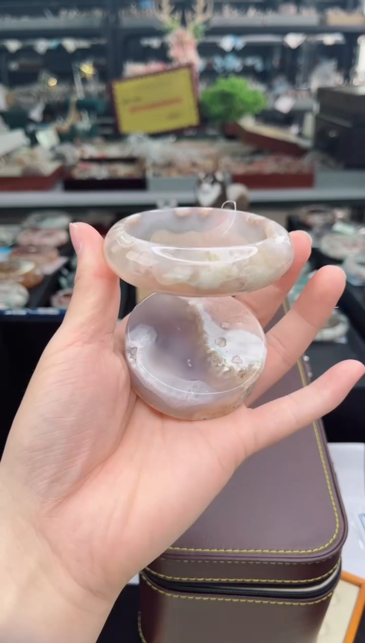 【闪购商品】石英质玉手镯未镶嵌59圈口（赠品镯心）3569212