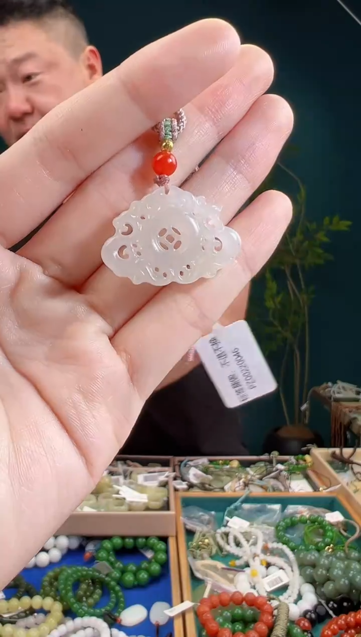 颈饰未镶嵌和田玉一物一证 拍一单发一个