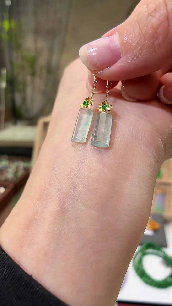 18K金镶嵌翡翠耳饰耳饰