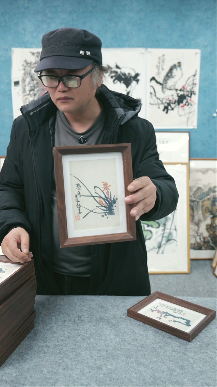 【闪购商品】国画8寸郑志超老师木质摆台