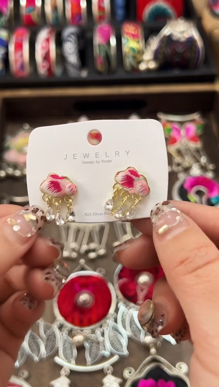 【闪购商品】织绣民族风老绣饰品144