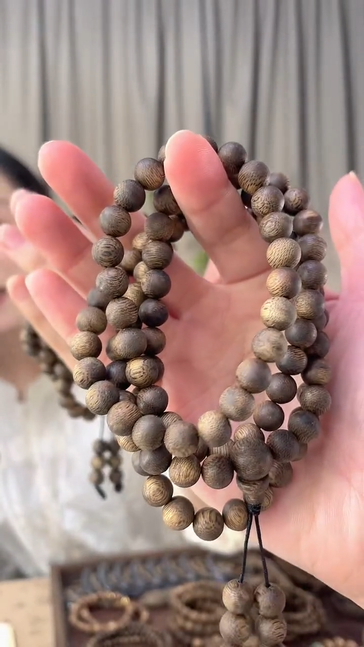 沉香手串天然沉香，假一赔四，多样性发其一