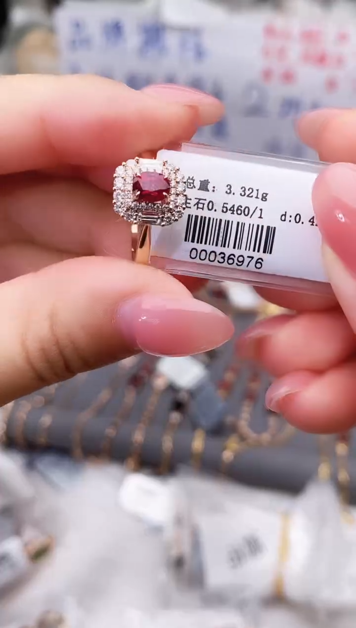18K金镶嵌戒指红宝石--专柜--
