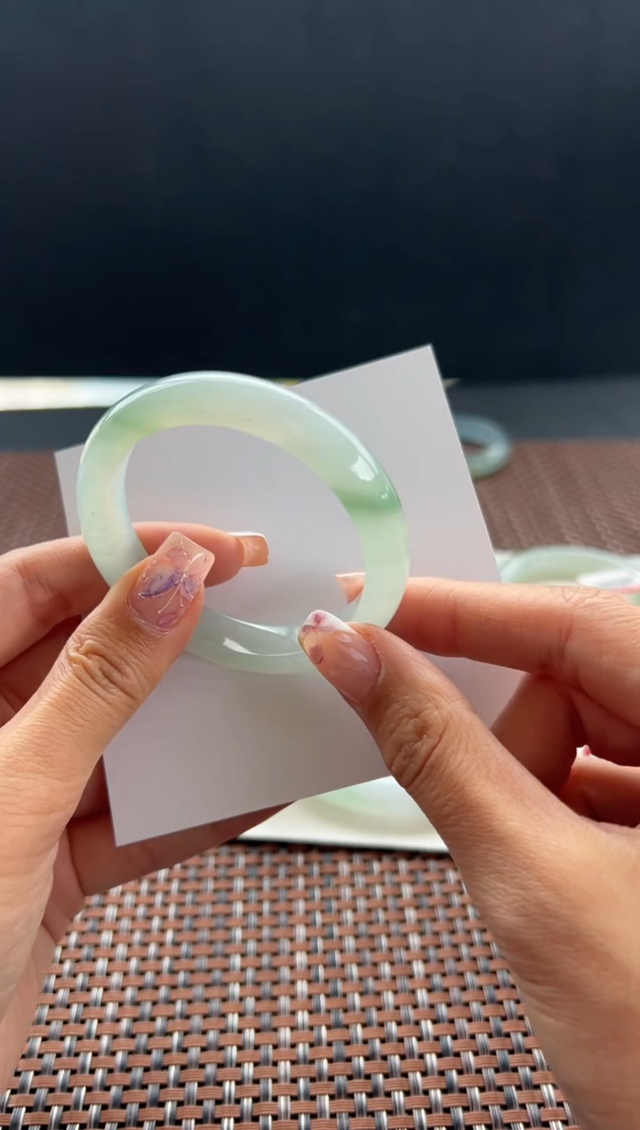 【闪购商品】翡翠手镯未镶嵌50号51.4*11*7.2