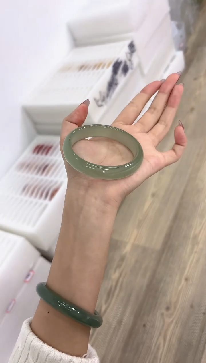 未镶嵌手镯石英质玉134-62D