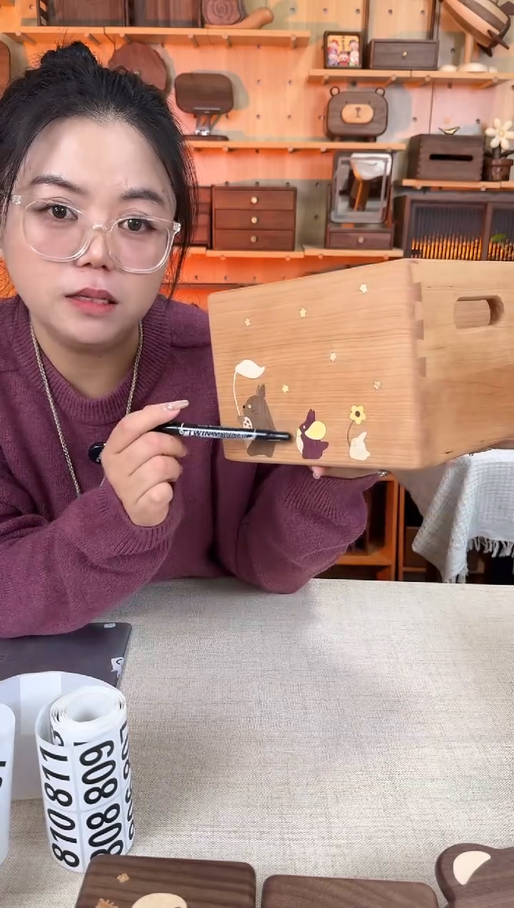木樱桃木方形龙猫收纳筐