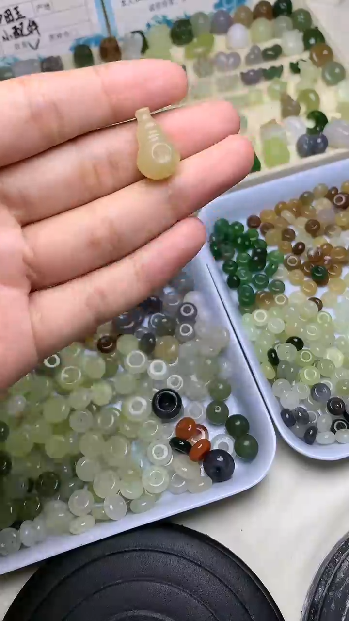 颈饰未镶嵌和田玉大三通