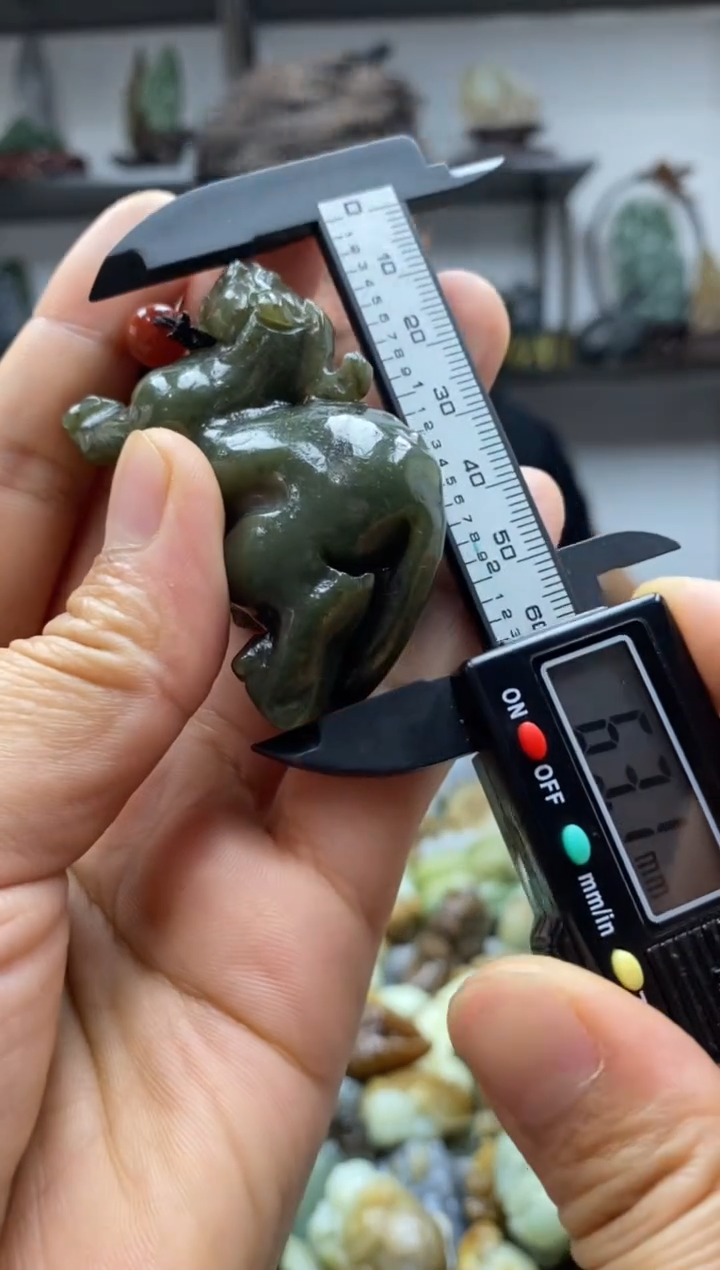 和田玉未镶嵌把件1