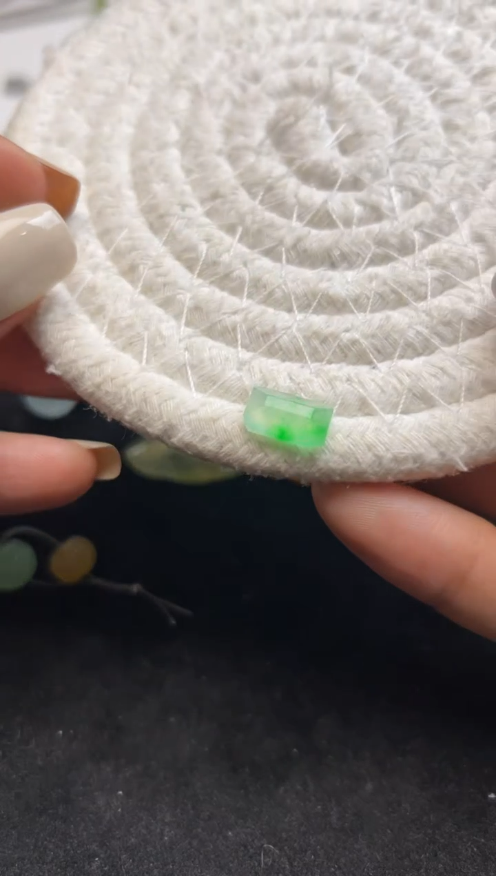 未镶嵌定制翡翠绿切割2号2800+280