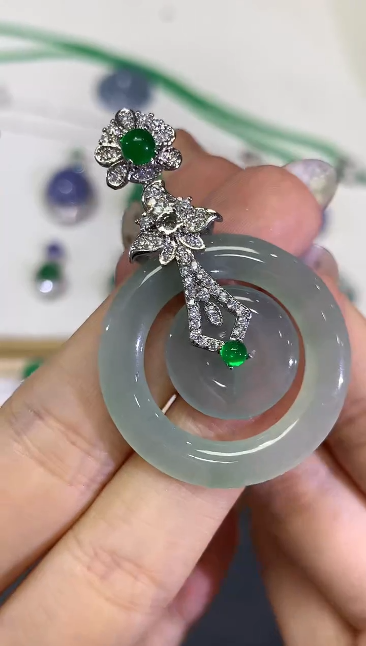 【闪购商品】翡翠颈饰未镶嵌2亲