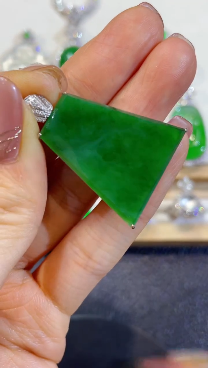 吊坠(不含链)18K金镶嵌翡翠团购25