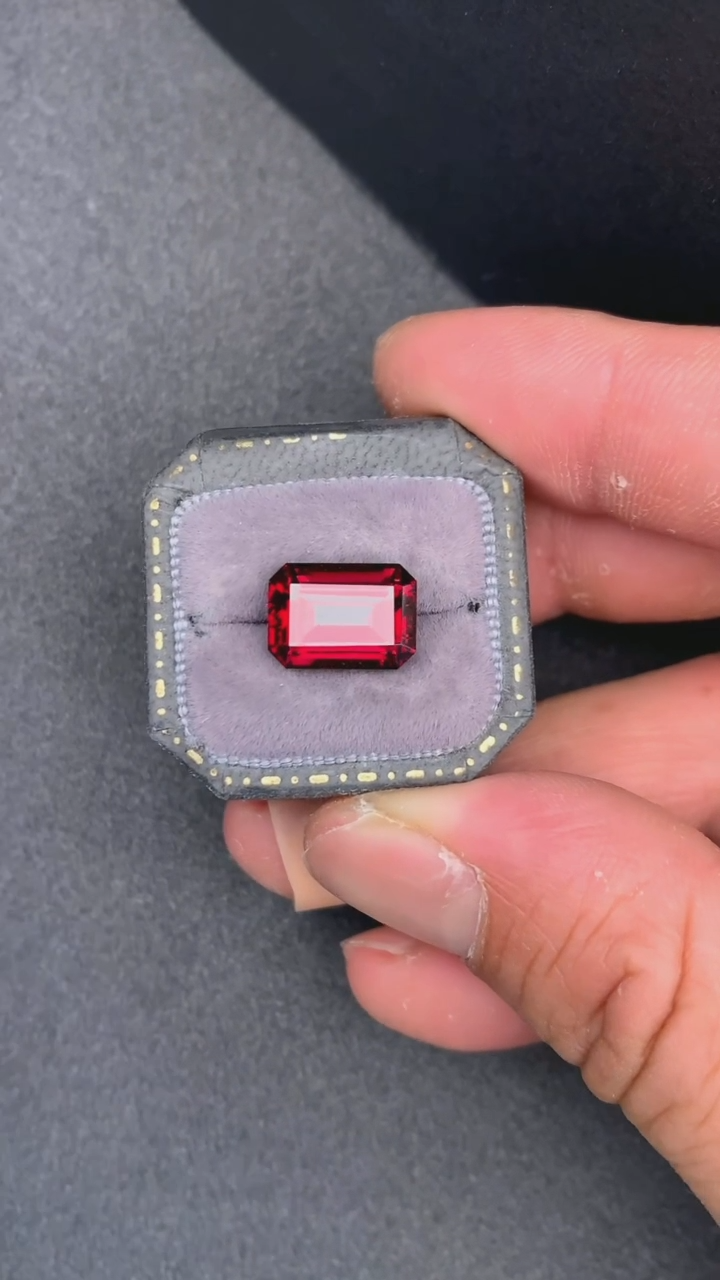 【闪购商品】石榴石无未镶嵌6.55克拉