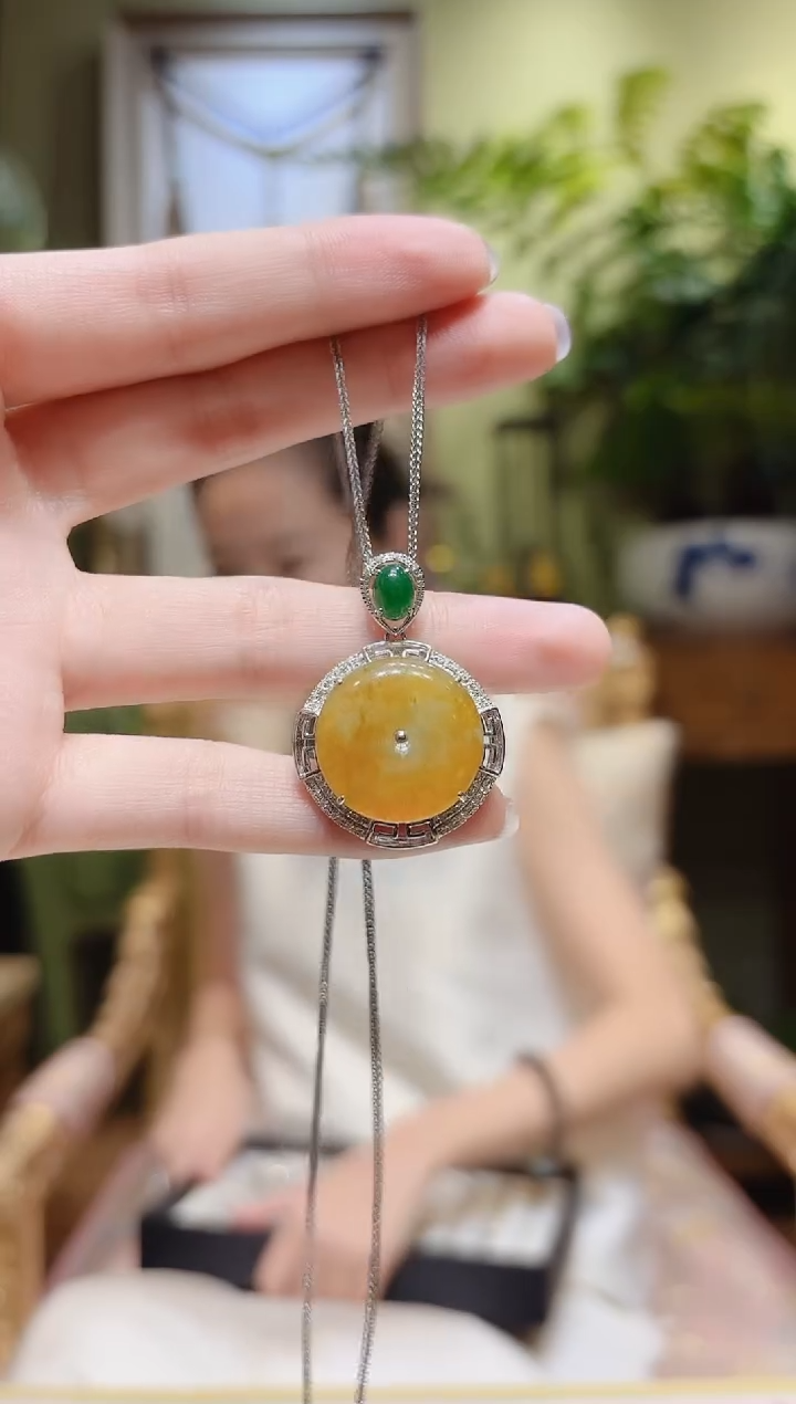 【闪购商品】翡翠颈饰18K金镶嵌黄平安扣翡翠吊坠