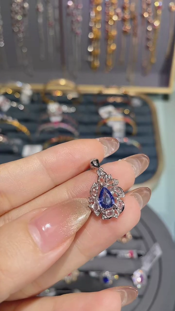 【闪购商品】蓝宝石颈饰18K金镶嵌吊坠