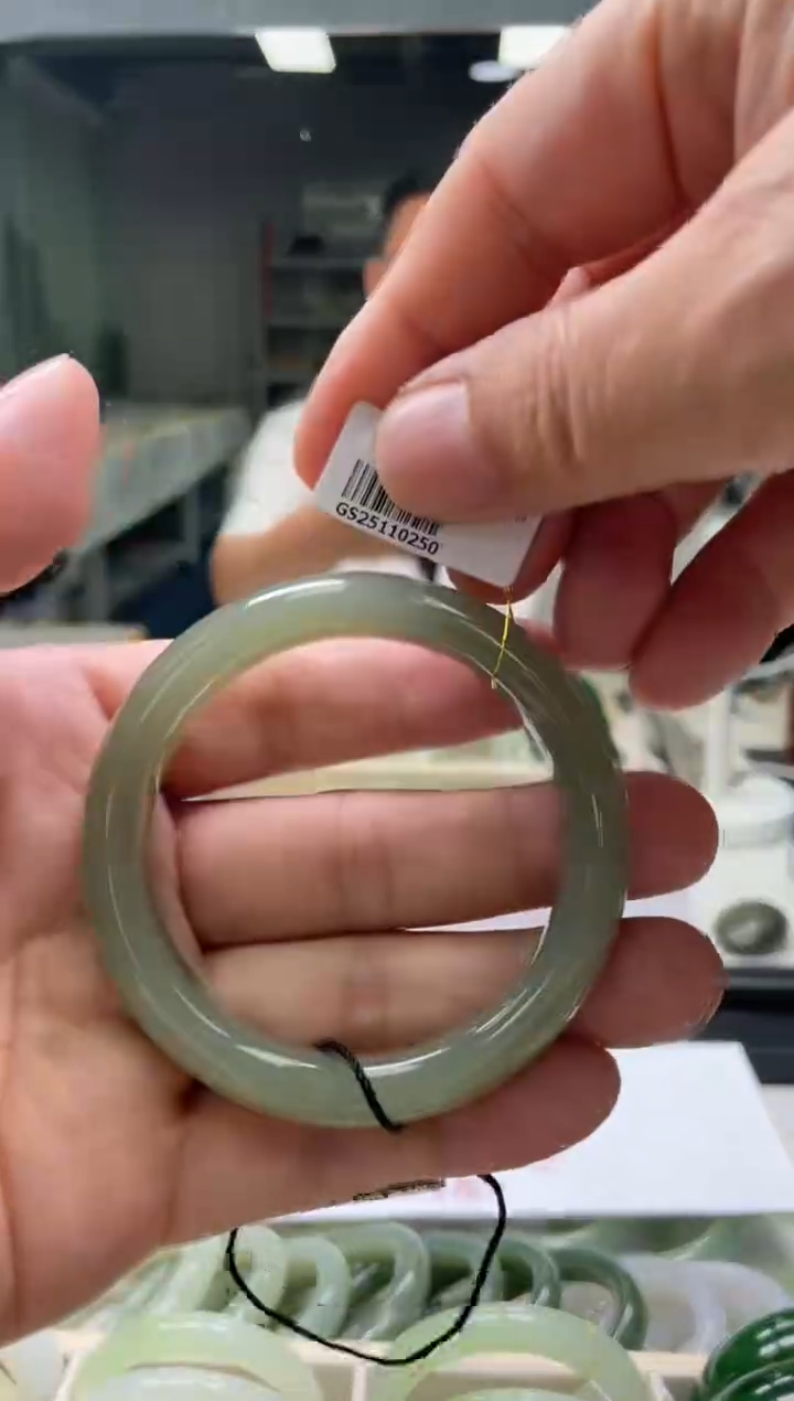 【闪购商品】和田玉手镯未镶嵌编码0250 圈口55-56