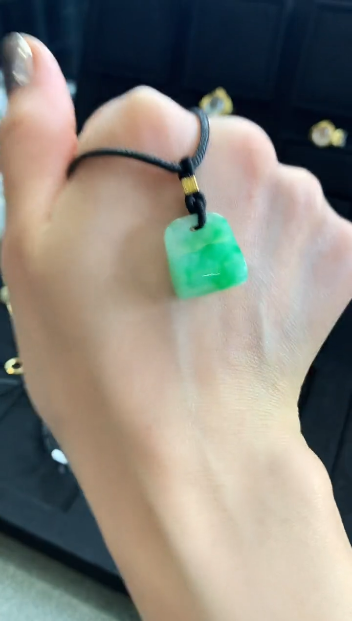 【闪购商品】翡翠颈饰未镶嵌吊坠