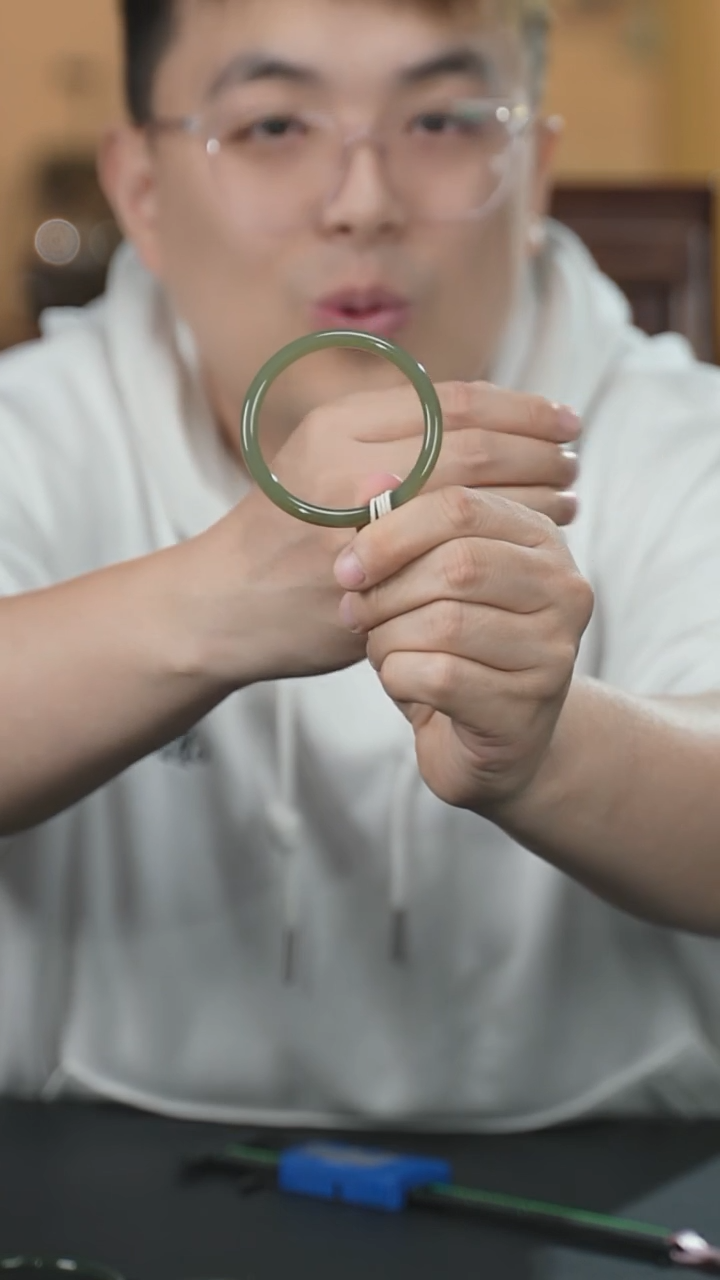 【闪购商品】和田玉手镯未镶嵌10号圈口54+