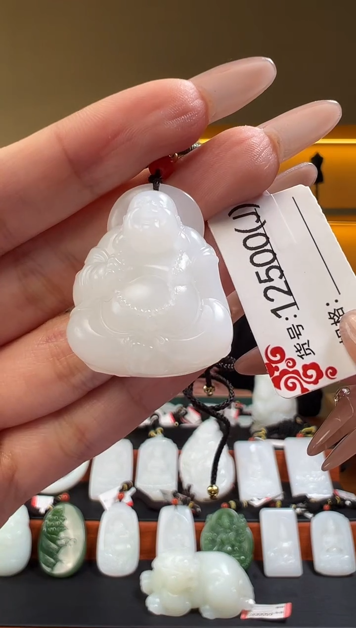 颈饰未镶嵌和田玉J