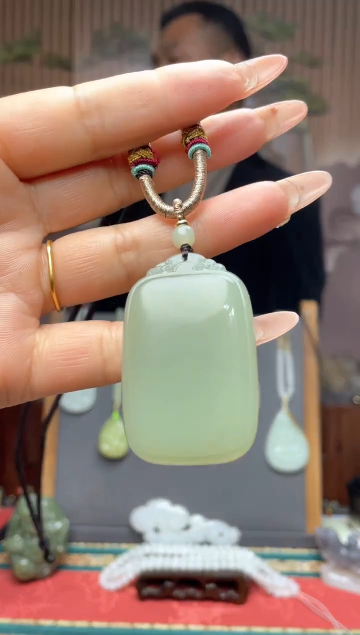 【闪购商品】和田玉颈饰未镶嵌一