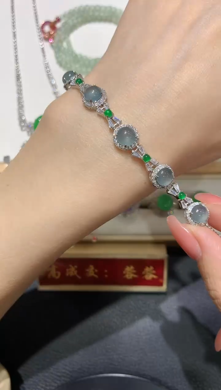 【闪购商品】翡翠吊坠(赠链)银S925镶嵌2多人多样性随机发货1件