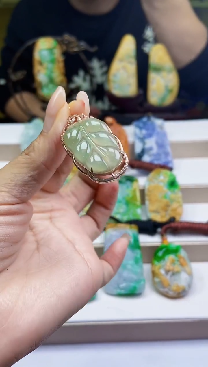 颈饰未镶嵌翡翠翡翠A货