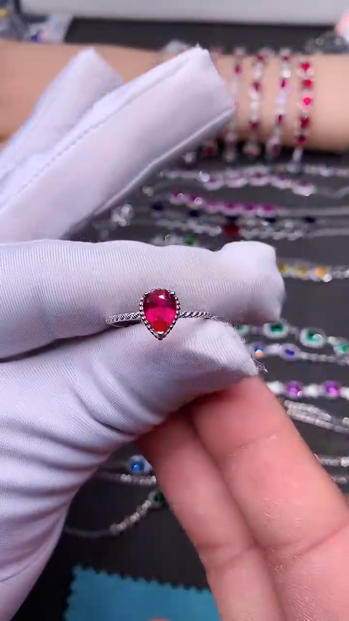 【闪购商品】红宝石戒指银S925镶嵌........