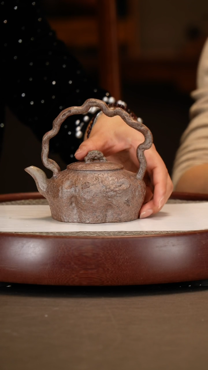 【闪购商品】紫砂茶壶【汪叶】柴烧龙供春提梁  260CC