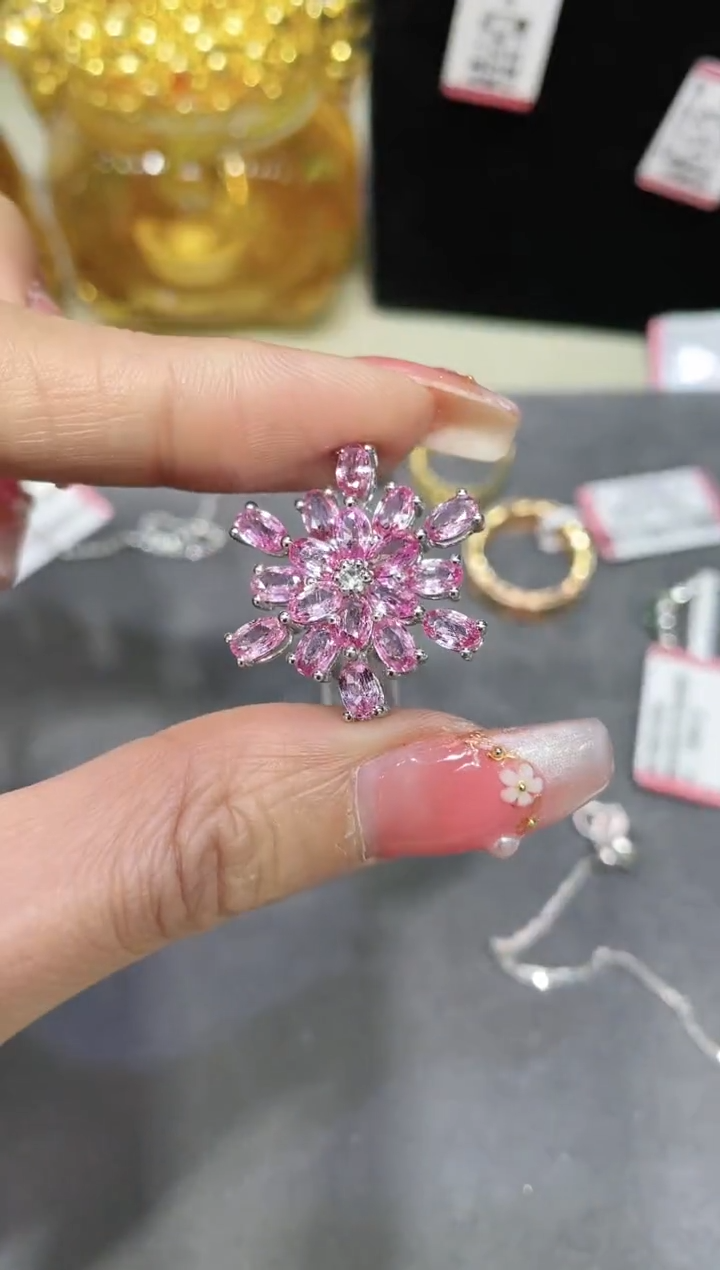 【闪购商品】彩色蓝宝石吊坠18K金镶嵌·