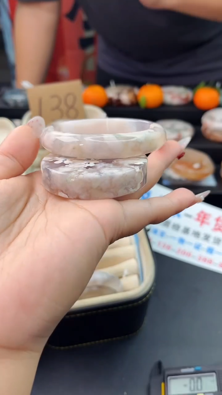 【闪购商品】石英质玉手镯未镶嵌赠送镯心（58圈口）